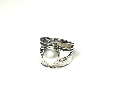 SS Brass Pearl Oval Ring Size 6.75