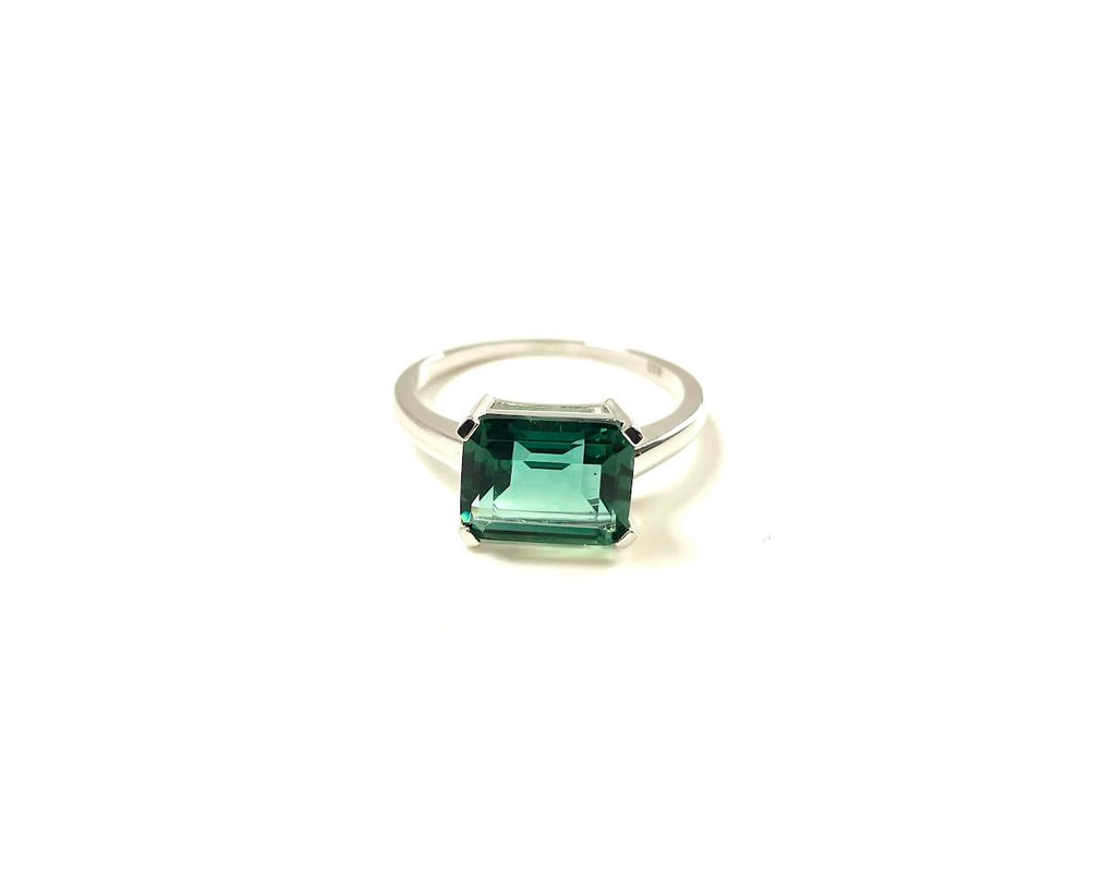 SS Created Green Quartz Rectangle Ring Size 8.25