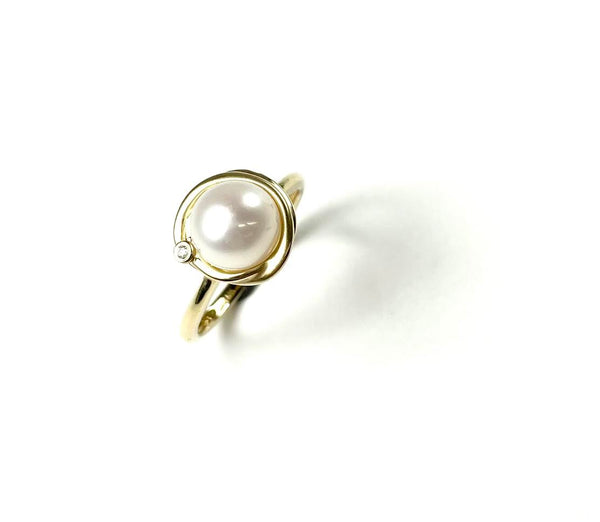 14K Fresh Water Pearl and Diamond Ring Size 7
