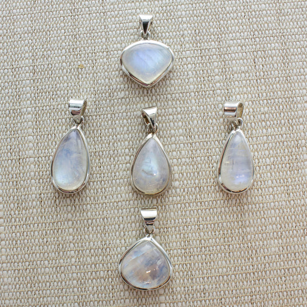 SS Extra Small Indian Rainbow Moonstone Pendants