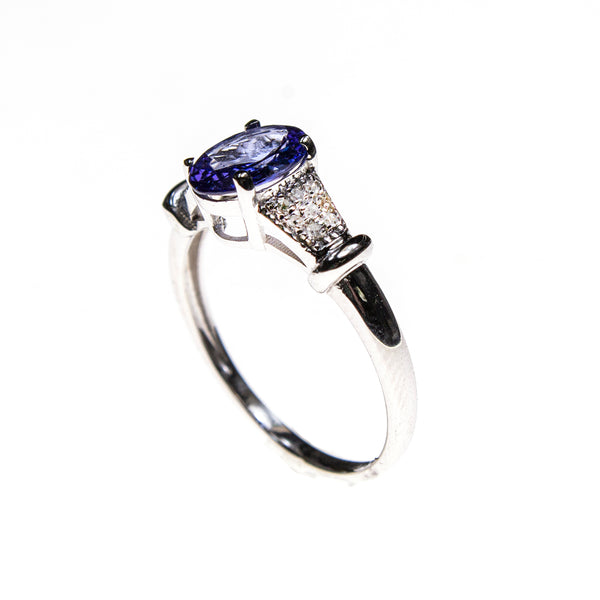 14KW Tanzanite Oval Ring