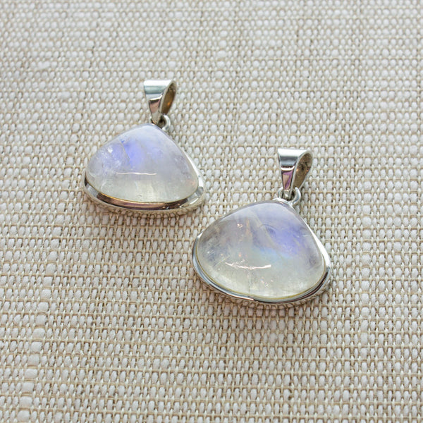 SS Small Squat Pear Rainbow Moonstone Pendants