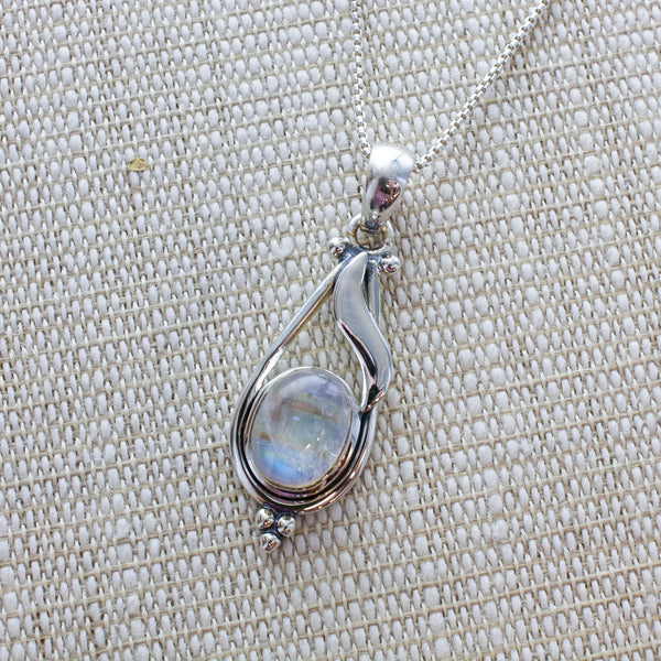 SS Leafy Oval Moonstone Pendant with Bead Accents