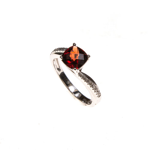 14KW Square Checkerboard Cut Garnet Bypass Ring